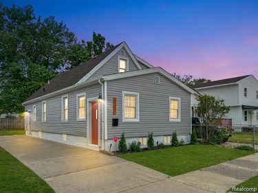 11052 Essex Avenue , Warren, Mi 48089