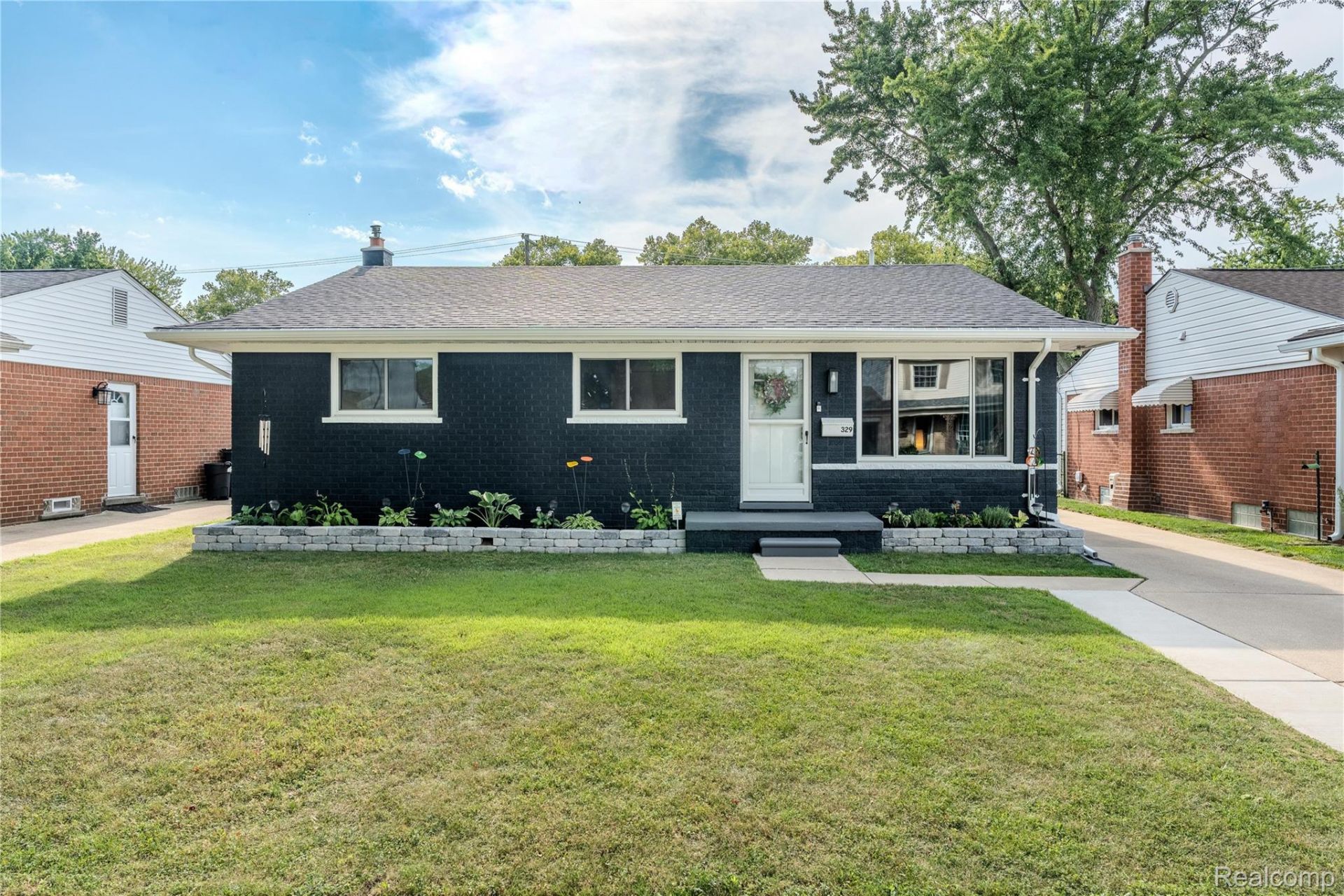 329 N Manitou Avenue, Clawson, Mi 48017 Main Photo