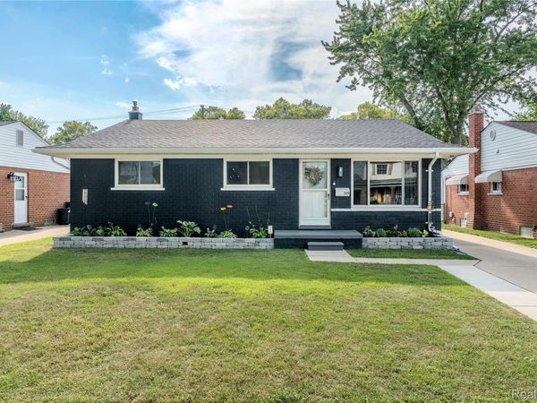 329 N Manitou Avenue, Clawson, Mi 48017