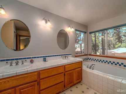 1606 Plateau Circle, South Lake Tahoe, CA 96150 Photo