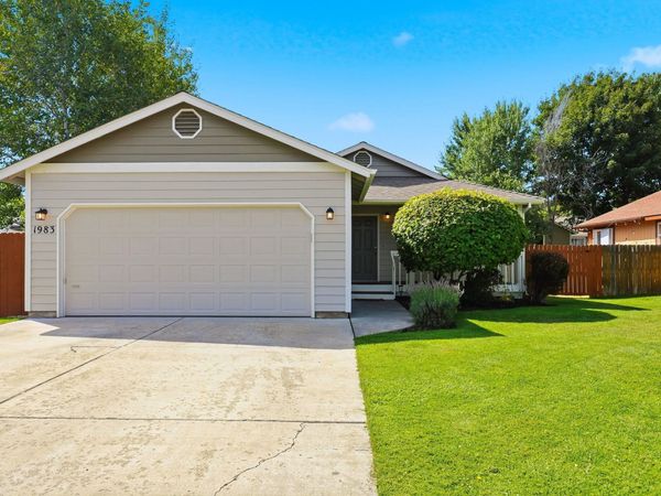1983 NE Jackson Avenue, Bend, OR 97701