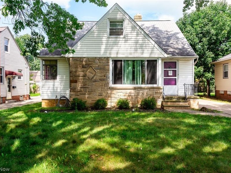 10252 Greenheath Drive, Parma Heights, OH 44130 Photo 1