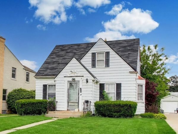 5141 N Octavia Avenue , Harwood Heights, IL 60706