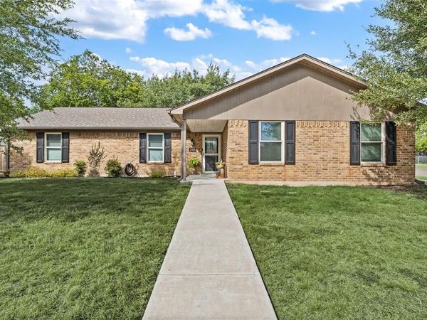 241 Crockett Lane , Hewitt, TX 76643
