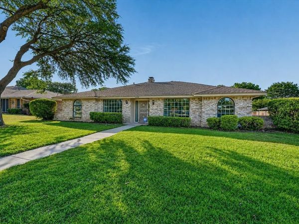 1004 Rosewood Drive, DeSoto, TX 75115