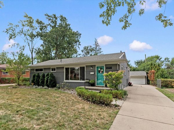16943 Elizabeth Street, Beverly Hills, MI 48025