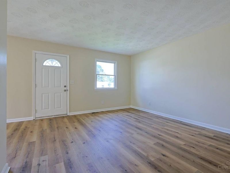 708 E Main Street, Blanchester, OH 45107 Photo 3