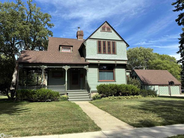 214 N 3rd Street, Clear Lake, IA 50428