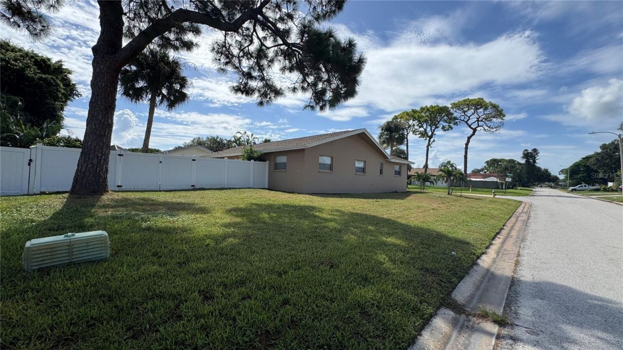2695 58th Terrace S , Saint Petersburg, FL 33712 Photo