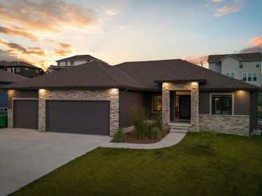10215 Pintail Drive, Papillion, NE 68046