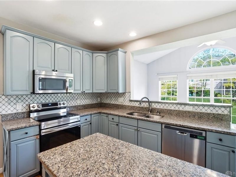 2524 Muirfield Drive, Beavercreek, OH 45431 Photo 9
