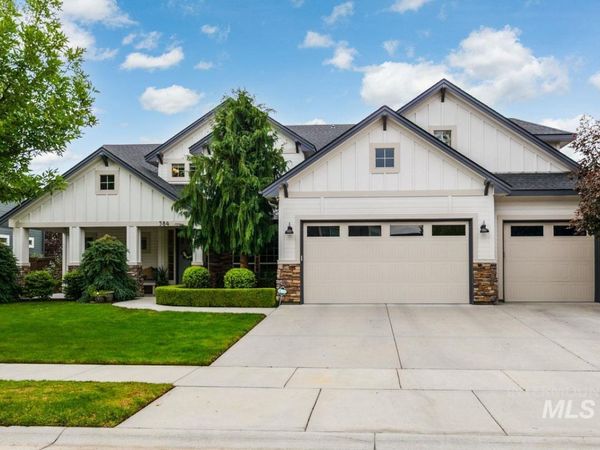 584 W Dreyfuss St, Meridian, ID 83646