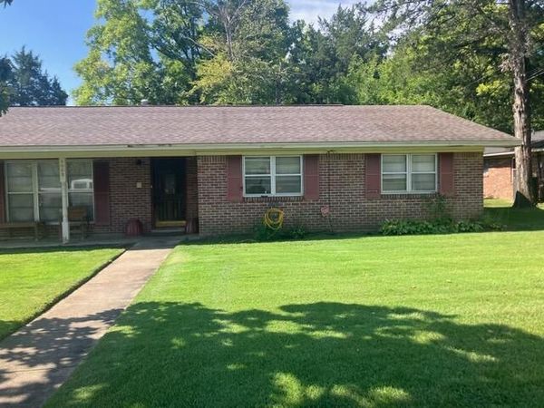 1003 Eisenhower Dr., Tupelo, MS 38801