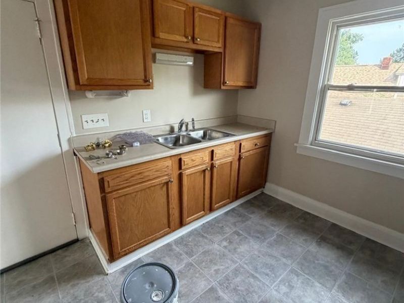 1645 Hillview Road, Cleveland, OH 44112 Photo 22