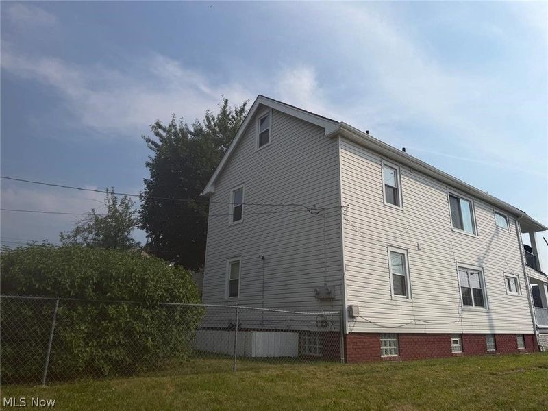 1645 Hillview Road, Cleveland, OH 44112 Photo 4