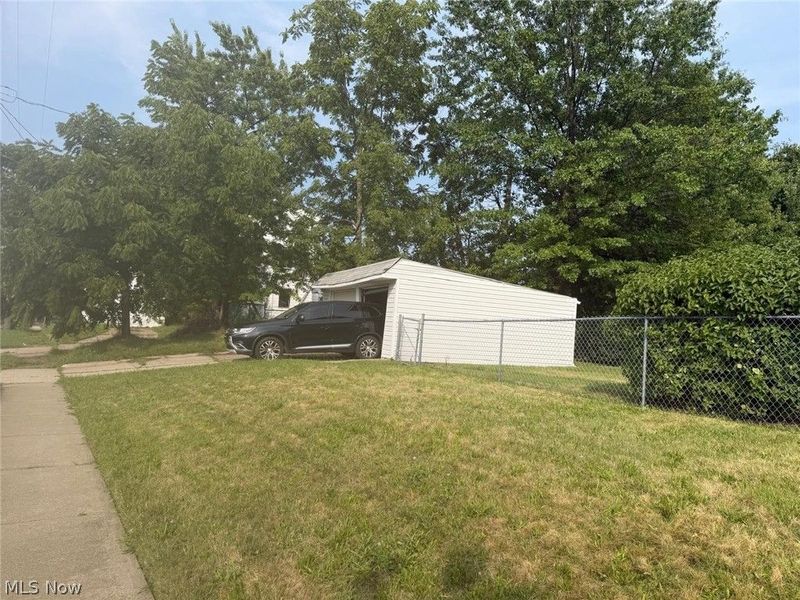 1645 Hillview Road, Cleveland, OH 44112 Photo 5