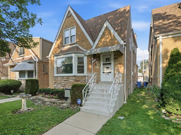 4923 N Mason Avenue , Chicago, IL 60630