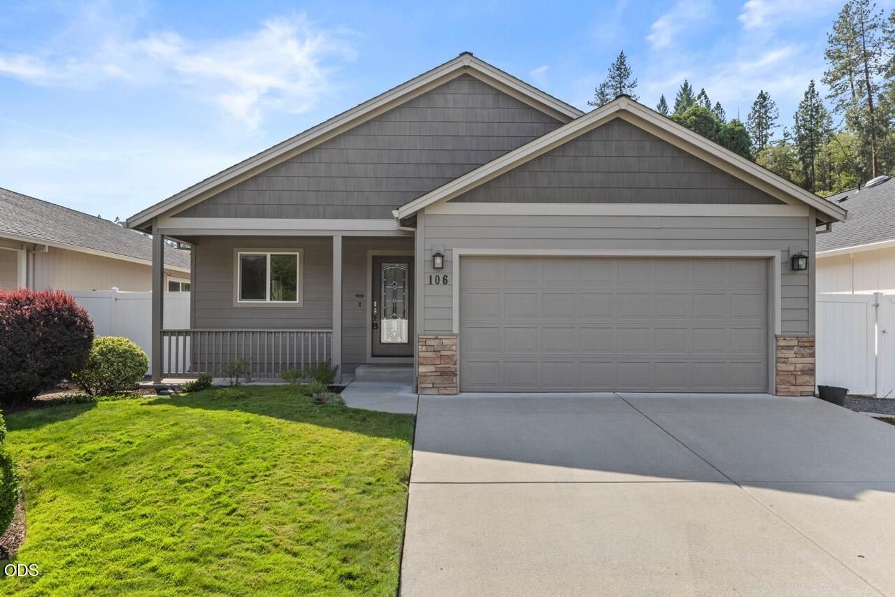 106 Westbrook Drive, Rogue River, OR 97537 Main Photo