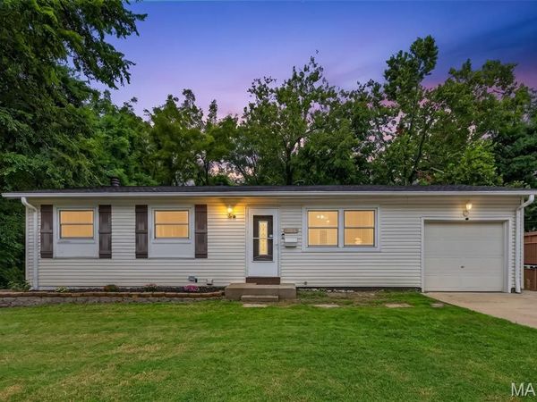 1563 Ville Rosa Lane, Hazelwood, MO 63042