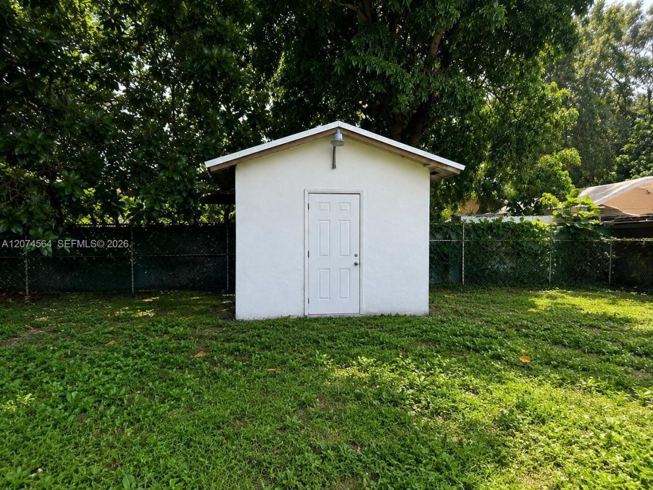 3010 NW 32nd St, Miami, FL 33142 Photo