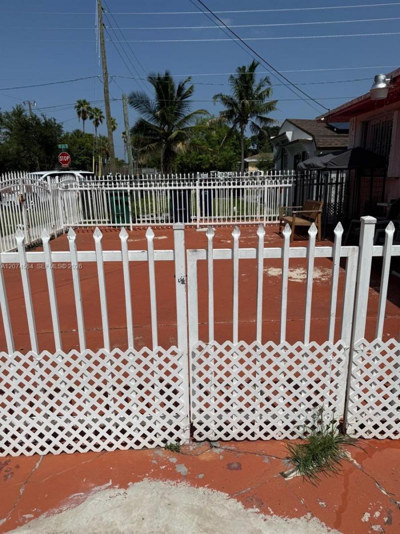 3010 NW 32nd St, Miami, FL 33142 Photo