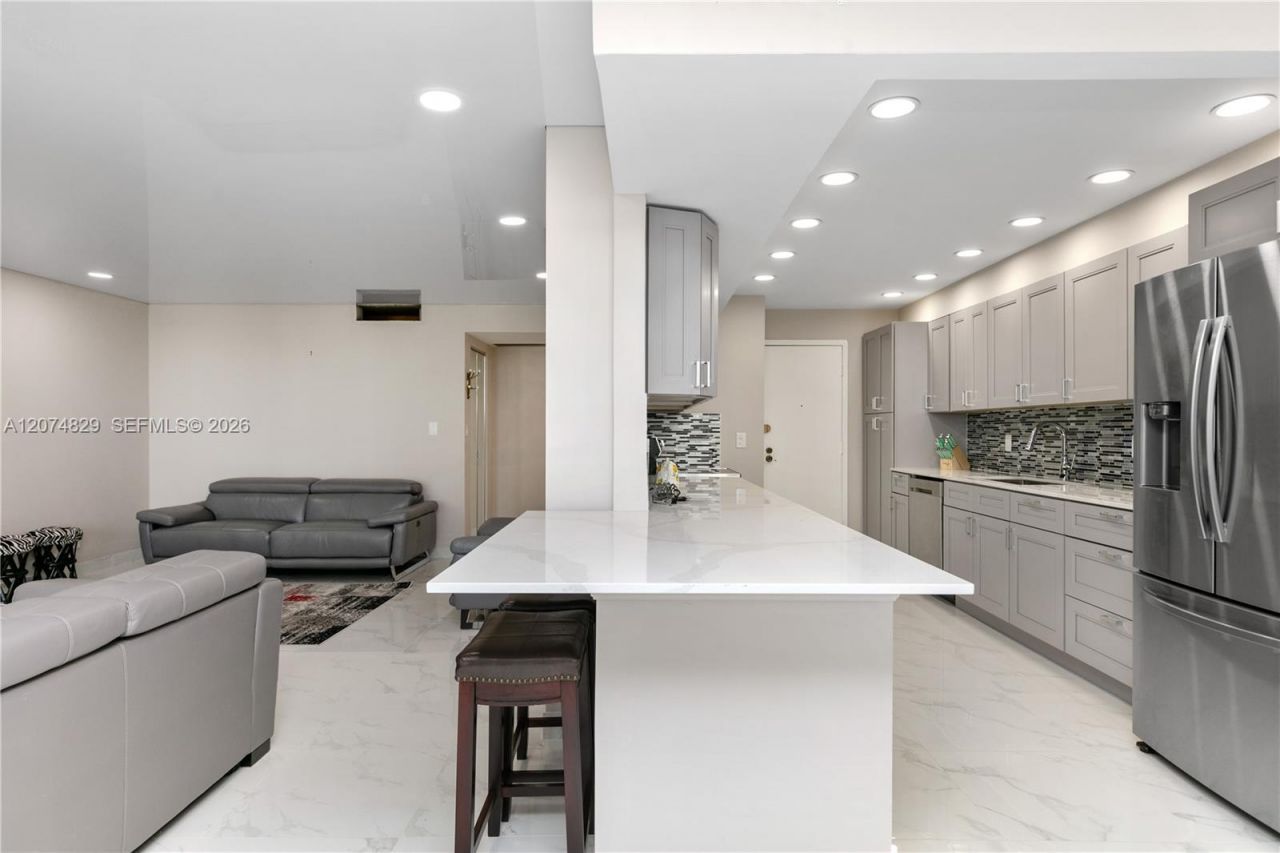 1880 S Ocean Dr , Unit 406, Hallandale Beach, FL 33009 Photo