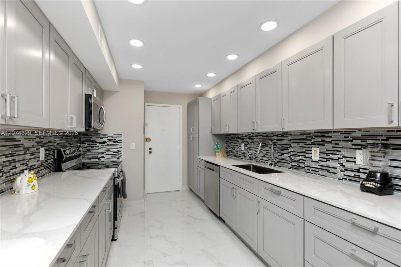 1880 S Ocean Dr , Unit 406, Hallandale Beach, FL 33009 Photo