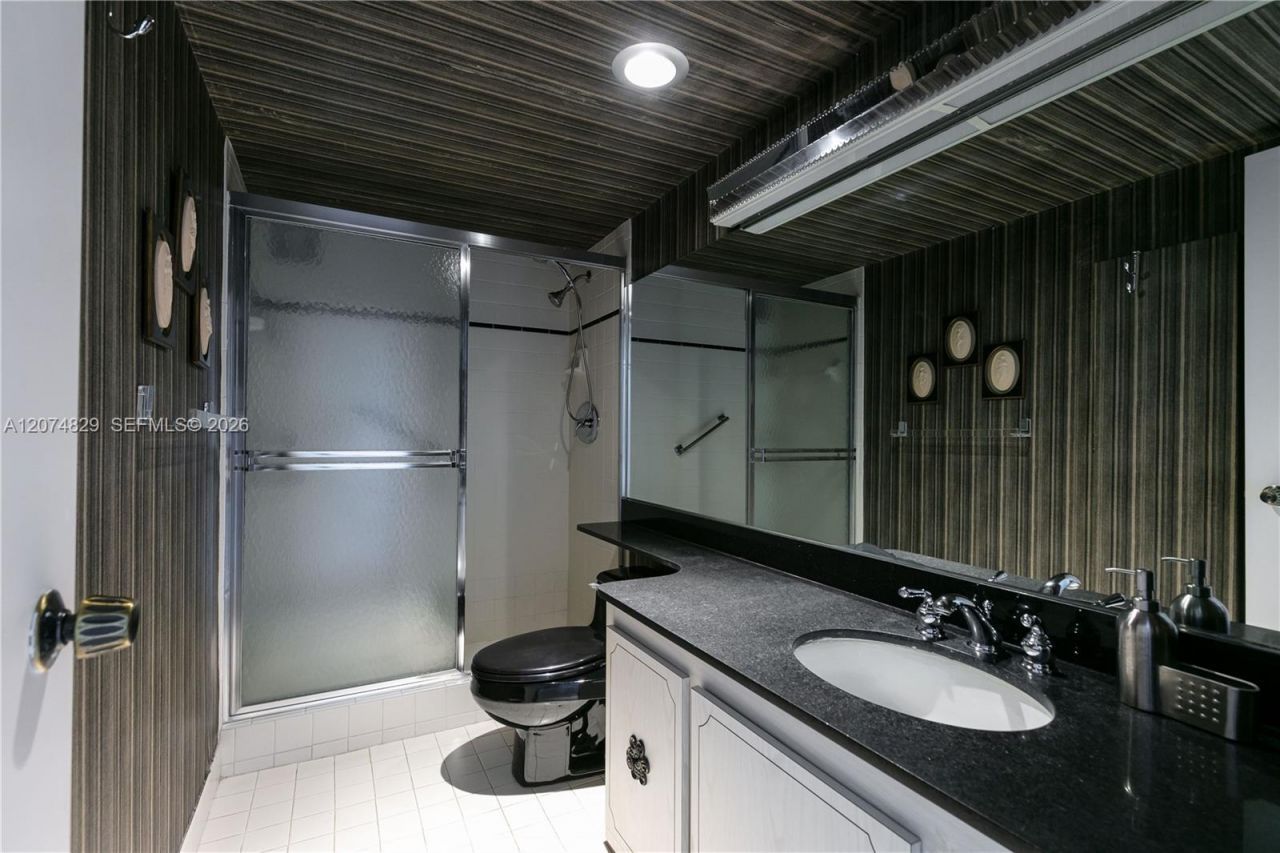 1880 S Ocean Dr , Unit 406, Hallandale Beach, FL 33009 Photo