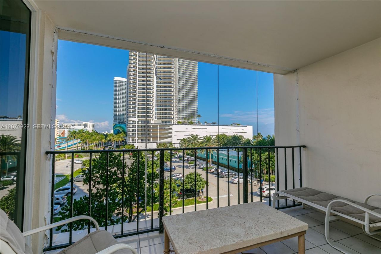 1880 S Ocean Dr , Unit 406, Hallandale Beach, FL 33009 Photo