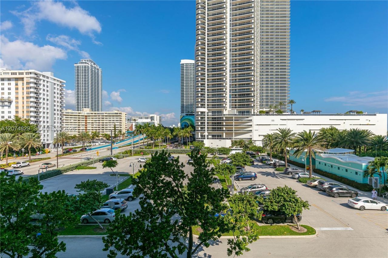 1880 S Ocean Dr , Unit 406, Hallandale Beach, FL 33009 Photo