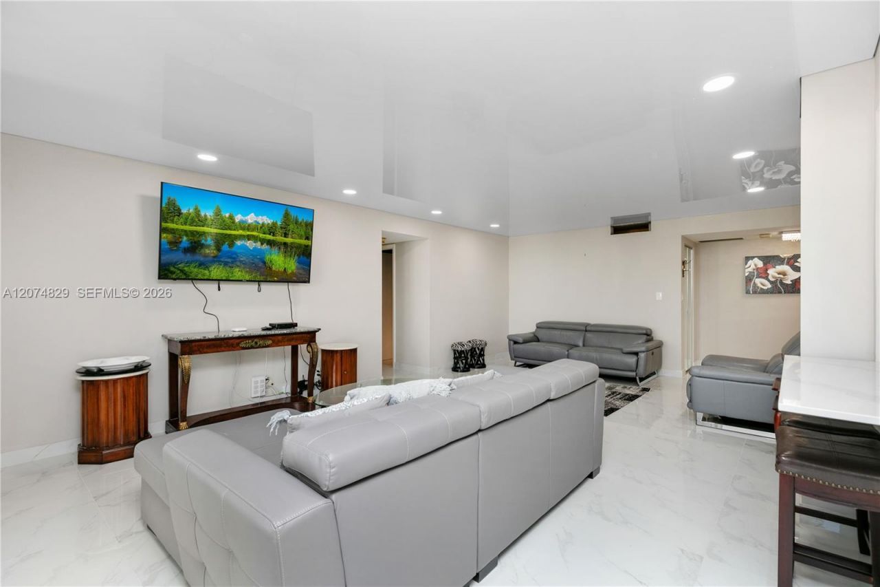 1880 S Ocean Dr , Unit 406, Hallandale Beach, FL 33009 Photo