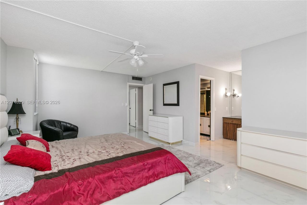 1880 S Ocean Dr , Unit 406, Hallandale Beach, FL 33009 Photo