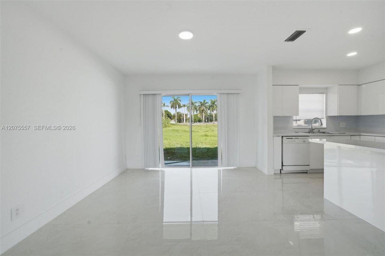 11000 NW 21st Ct , Unit 11000, Miami, FL 33167 Photo