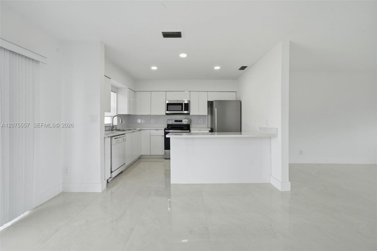 11000 NW 21st Ct , Unit 11000, Miami, FL 33167 Photo