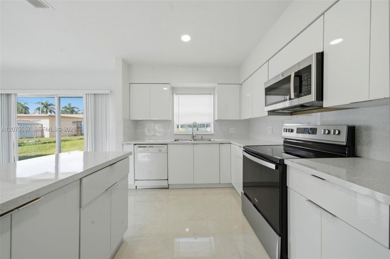 11000 NW 21st Ct , Unit 11000, Miami, FL 33167 Photo