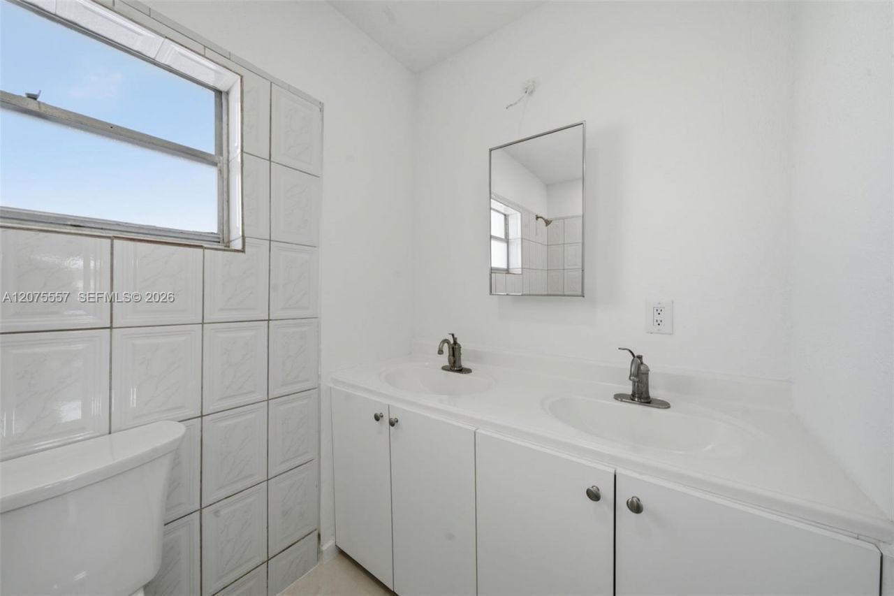 11000 NW 21st Ct , Unit 11000, Miami, FL 33167 Photo