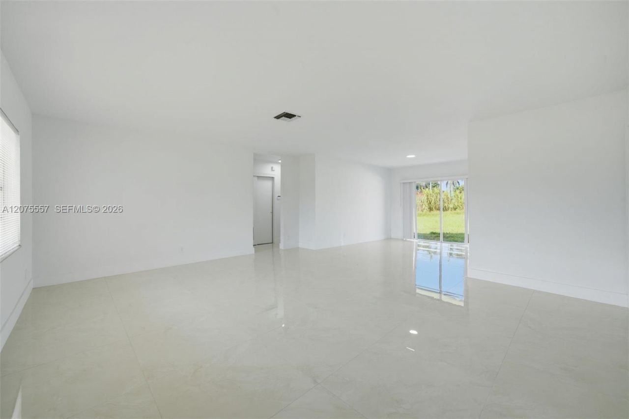 11000 NW 21st Ct , Unit 11000, Miami, FL 33167 Photo