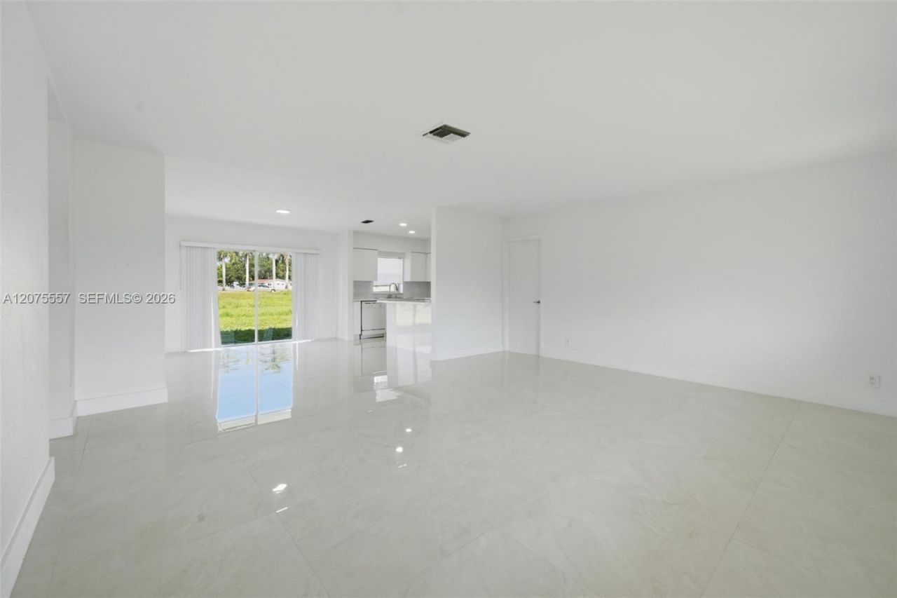 11000 NW 21st Ct , Unit 11000, Miami, FL 33167 Photo