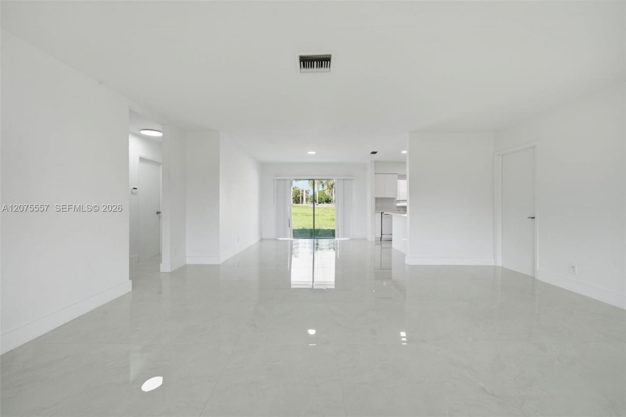 11000 NW 21st Ct , Unit 11000, Miami, FL 33167 Photo