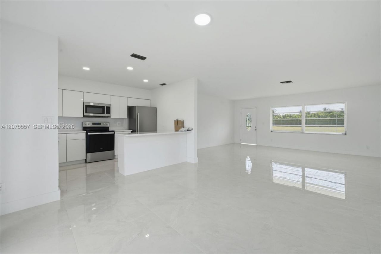 11000 NW 21st Ct , Unit 11000, Miami, FL 33167 Photo