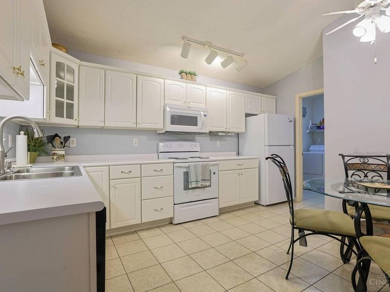 3679 W Galbraith Road, Unit 24, Cincinnati, OH 45247 Photo 12