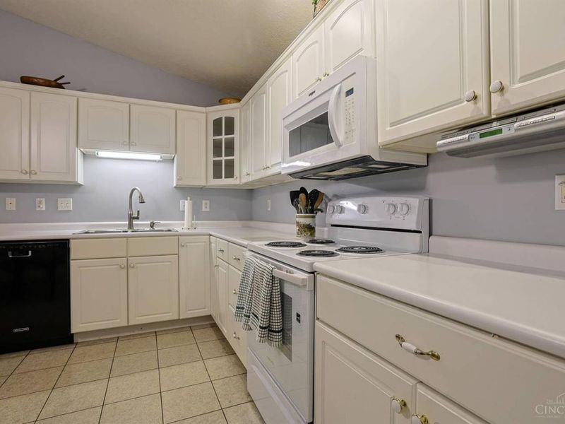 3679 W Galbraith Road, Unit 24, Cincinnati, OH 45247 Photo 13