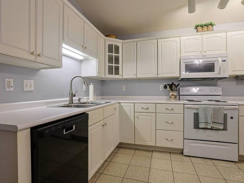3679 W Galbraith Road, Unit 24, Cincinnati, OH 45247 Photo 14