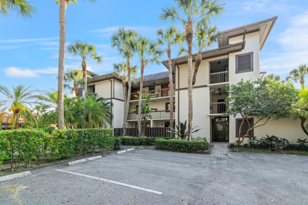 2785 Polo Island Drive, Unit J301 Penth, Wellington, FL 33414 Photo