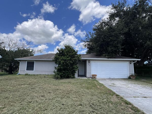 720 3RD Street SW, Vero Beach, FL 32962