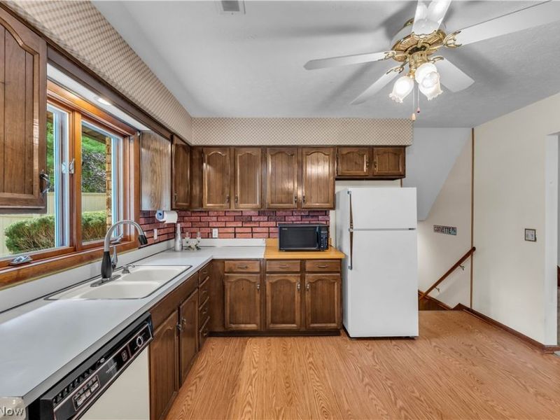 3666 Sleepy Hollow Road , Brunswick Hills, OH 44212 Photo 12