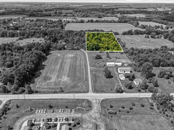 2714 N Burkhart Road , Howell Township, Mi 48855