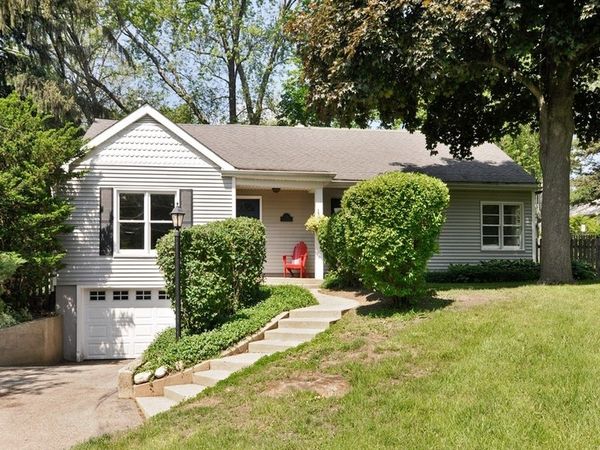636 Exmoor Avenue , Barrington, IL 60010