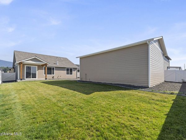 8892 W Swather AVE, Rathdrum, ID 83858