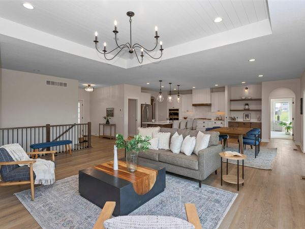 17425 Oakwood Drive, Urbandale, IA 50323